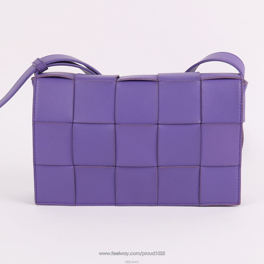 Bottega Veneta ���װ�����Ÿ ���� ���� ī��Ʈ ũ�ν��麸�װ�����Ÿ ���� ���� ī��Ʈ ũ�ν���
