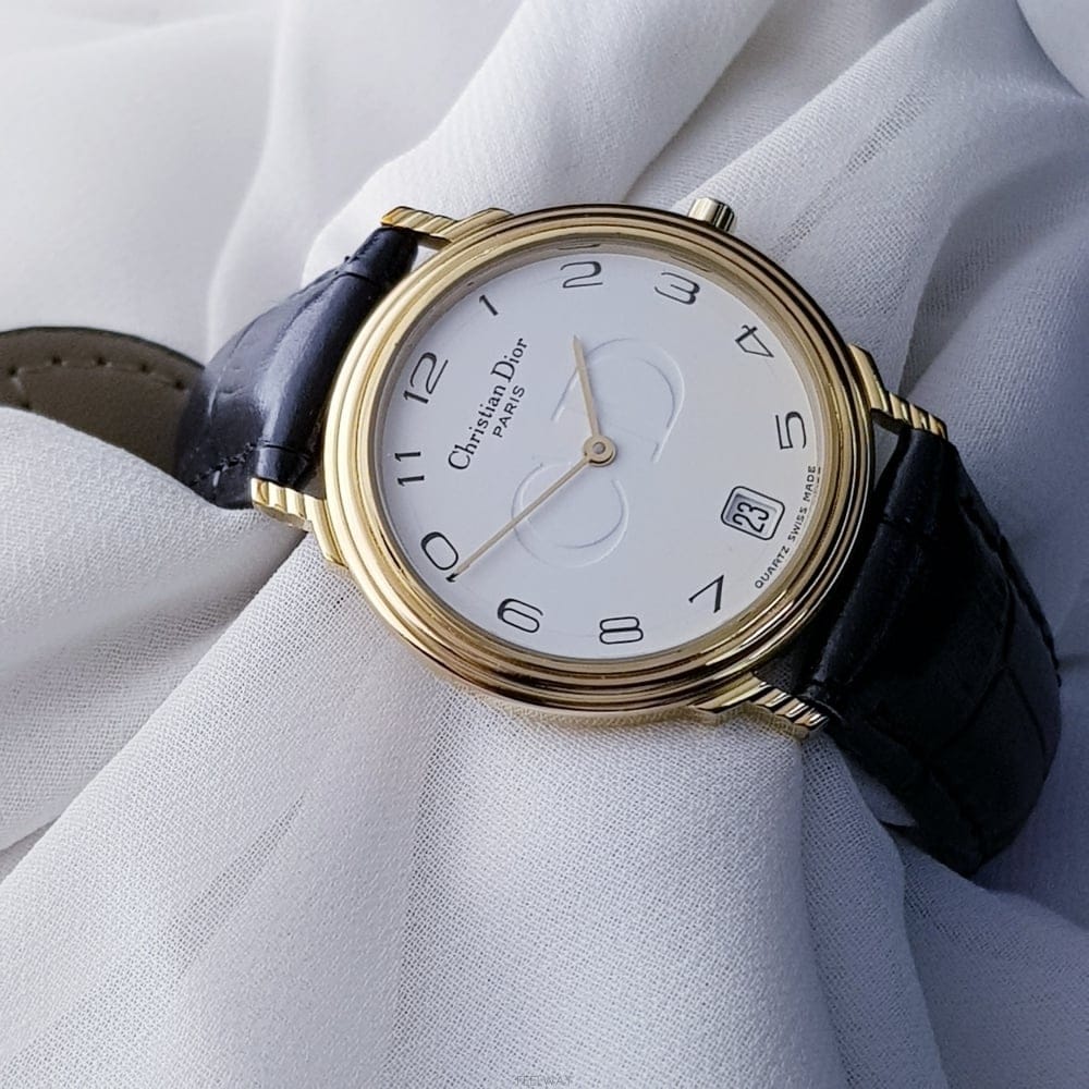 DIOR ��� 45.112.3 ������ �߰���ǰ�ð��� 45.112.3 ������ �߰���ǰ�ð�