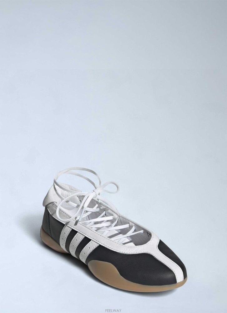 Adidas 25 F/W �Ƶ�ٽ� TAEKWONDO MEI �߷����� ����Ŀ�� JR B011180378925 F/W �Ƶ�ٽ� TAEKWONDO MEI �߷����� ����Ŀ�� JR B01