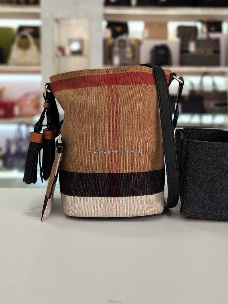 Burberry ������ ĵ���� üũ �ֽ��� ���� ȣ�� ����� 3997284������ ĵ���� üũ �ֽ��� ���� ȣ�� ����� 3997284