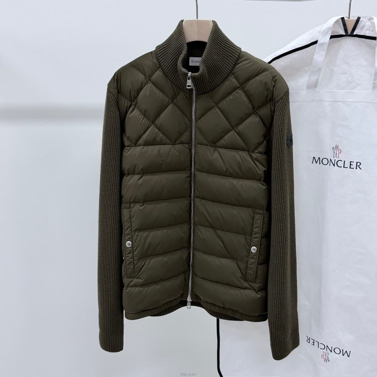 Moncler [S+��/XL] ��Ŭ���� Ʈ���� ��Ʈ�е� īŰ[S+��/XL] ��Ŭ���� Ʈ���� ��Ʈ�е� īŰ