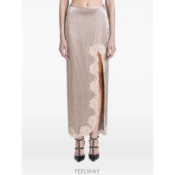 Valentino ���Ϲ�� �߷�Ƽ�� ����ٴ� ���̽� Ʈ���� ���� �ƽ� ��ĿƮ���Ϲ�� �߷�Ƽ�� ����ٴ� ���̽� Ʈ���� ���� �ƽ� ��