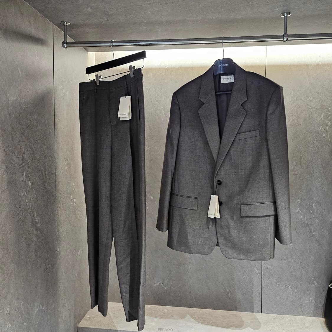 Saint Laurent 25SS ���ζ� ���Ϸ��� �Ż� �¾�25SS ���ζ� ���Ϸ��� �Ż� �¾�