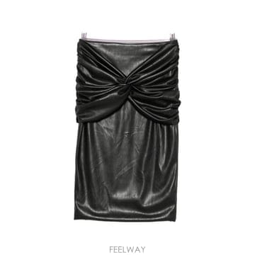 Elisabetta Franchi 26FW �����ں�Ÿ����ġ �̵� ��ĿƮ GO21966E2 110 BLACK26FW �����ں�Ÿ����ġ �̵� ��ĿƮ GO21966E2 110 BLACK