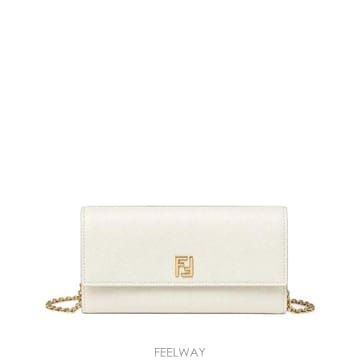 FENDI 26FW ��� Ŭ��ġ �Ŀ�ġ 8M0587 B08E F1WYJ PERGAMENA CHIARO26FW ��� Ŭ��ġ �Ŀ�ġ 8M0587 B08E F1WYJ PERGAMENA CH