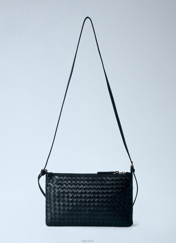 Bottega Veneta 26 F/W ���װ� ����Ÿ ���׸�ġ���� PICCOLO �̵�� �Ŀ�ġ  B011252341626 F/W ���װ� ����Ÿ ���׸�ġ���� PICCOLO �̵�� �Ŀ�
