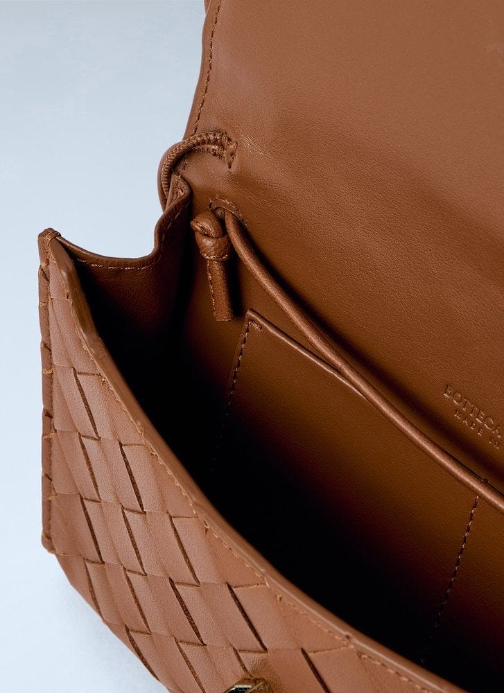Bottega Veneta 26 F/W ���װ� ����Ÿ ANDIAMO ���� �Ŀ�ġ �� ��Ʈ�� 83 B011252342326 F/W ���װ� ����Ÿ ANDIAMO ���� �Ŀ�ġ �� ��Ʈ�� 83 
