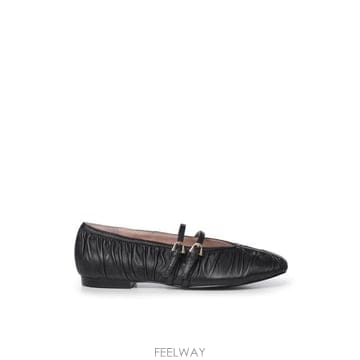 COCCINELLE 26FW ��ġ�ڸ� �÷� ���� E4V6H190101 001 BLACK26FW ��ġ�ڸ� �÷� ���� E4V6H190101 001 BLACK