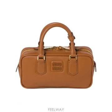 Miu Miu 25FW �̿�̿� ���� �޽��� �� 5BB142ACR3F0046 TP57850333225FW �̿�̿� ���� �޽��� �� 5BB142ACR3F0046 TP5785033