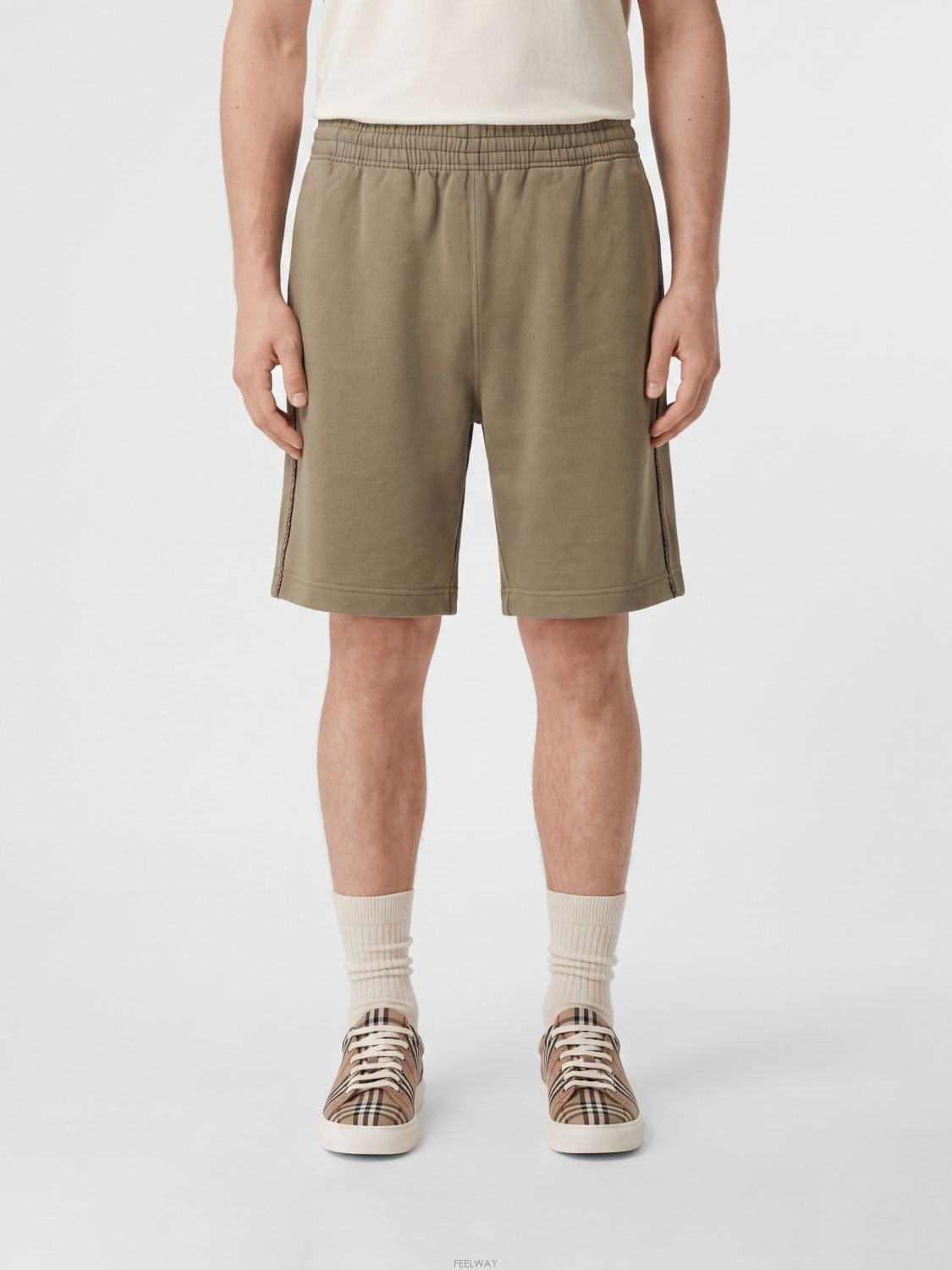 Burberry [A6] ������ 8127604 ���� ���� 8127604-032[A6] ������ 8127604 ���� ���� 8127604-032