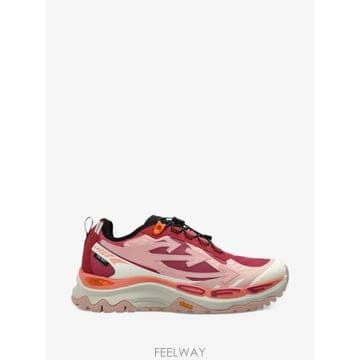 Off White 26 FW ����ȭ��Ʈ �� ����Ʈ �� Ʈ���� �ο� ����Ŀ�� OF058016550 TP46039071226 FW ����ȭ��Ʈ �� ����Ʈ �� Ʈ���� �ο� ����Ŀ�� OF0