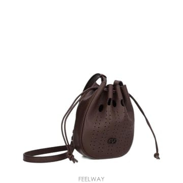 Valentino 26 FW �߷�Ƽ�� ����ٴ� �ñ״�ó ��������Ƽ�� ���� �޽��� �� YP0BA3EGL TP46042287626 FW �߷�Ƽ�� ����ٴ� �ñ״�ó ��������Ƽ�� ���� ��