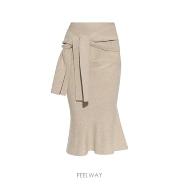 Jacquemus 26 FW ��ũ���� �ǿ��� Ÿ�� ���̽�Ʈ ��ĿƮ SKW00696AK00282 TP46040198726 FW ��ũ���� �ǿ��� Ÿ�� ���̽�Ʈ ��ĿƮ SKW00696AK0