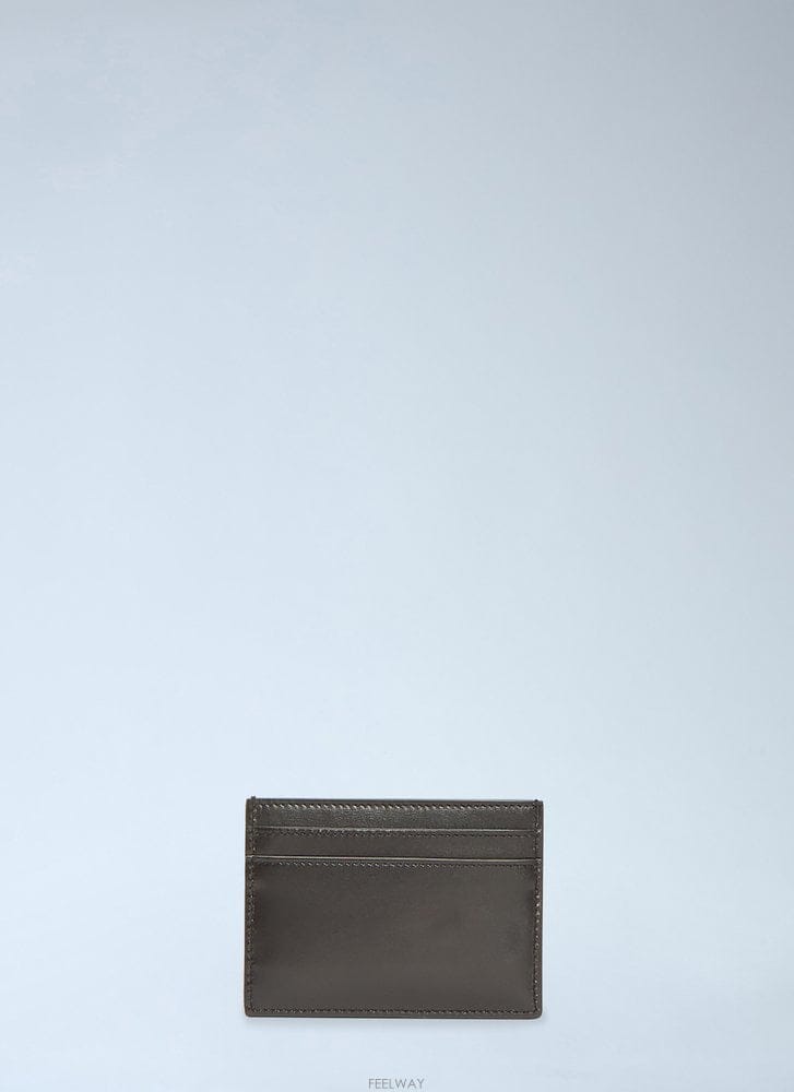 Saint Laurent 24 S/S ���ζ� CASSANDRE ī��Ȧ�� 485631 0SX0E B011081845524 S/S ���ζ� CASSANDRE ī��Ȧ�� 485631 0SX0E B0110818