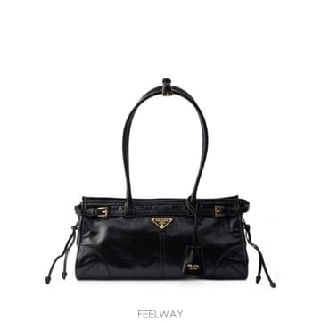 PRADA 26FW ����� �̵�� ���ǾƳ� ���� �ڵ�� 1BA426VMOM 2CYR F0002 NERO26FW ����� �̵�� ���ǾƳ� ���� �ڵ�� 1BA426VMOM 2CY