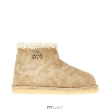 26 F/W 미우미우 스웨이드 레더 앵클 부츠 WITH 로고 5T51 B0132347546