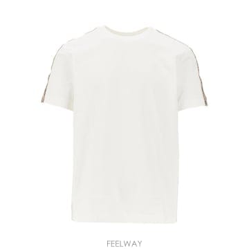 26 F/W 버버리 티셔츠 WITH 체크 트림 8106246B8764 B0132351031