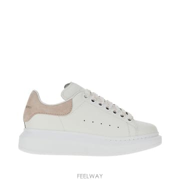 26 S/S 알렉산더 맥퀸 레더 오버사이즈 스니커즈 553770918 B0132354359