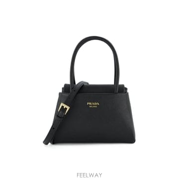 PRADA �δ��� PRADA ����� �н��� �̴� ��Ʈ���δ��� PRADA ����� �н��� �̴� ��Ʈ��