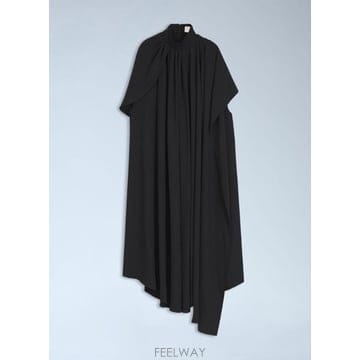 | Other Brand | 26 FW HUGO x ��Ÿ�̾� ��Ʃ��� ���� Flowing Cape Dress Kena HUGO x Ent26 FW HUGO x ��Ÿ�̾� ��Ʃ��� ���� Flowing Cape Dress