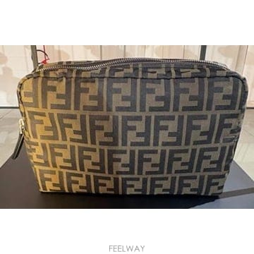 FENDI 26FW ��� Ŭ��ġ �Ŀ�ġ 8N0220B1J2F0QA1 Black26FW ��� Ŭ��ġ �Ŀ�ġ 8N0220B1J2F0QA1 Black