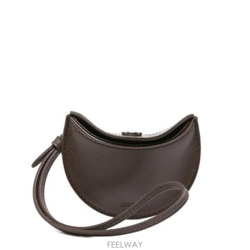 Jacquemus 26 FW ��ũ���� Į���� ���� ���� SLW00204AC18A08 TP45486767826 FW ��ũ���� Į���� ���� ���� SLW00204AC18A08 TP4548