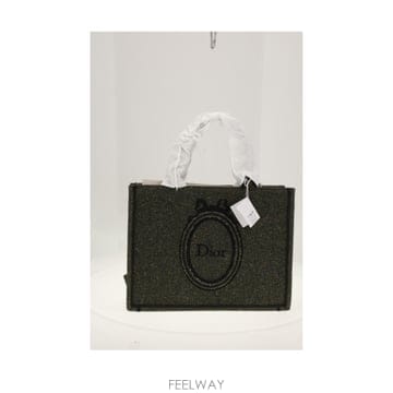 DIOR [K68]��� M1354OEMK M28I ���� ����� ũ�ν��� ��Ŷ�� ž�ڵ�� DIOR BOOK TOTE M[K68]��� M1354OEMK M28I ���� ����� ũ�ν��� ��Ŷ�� 