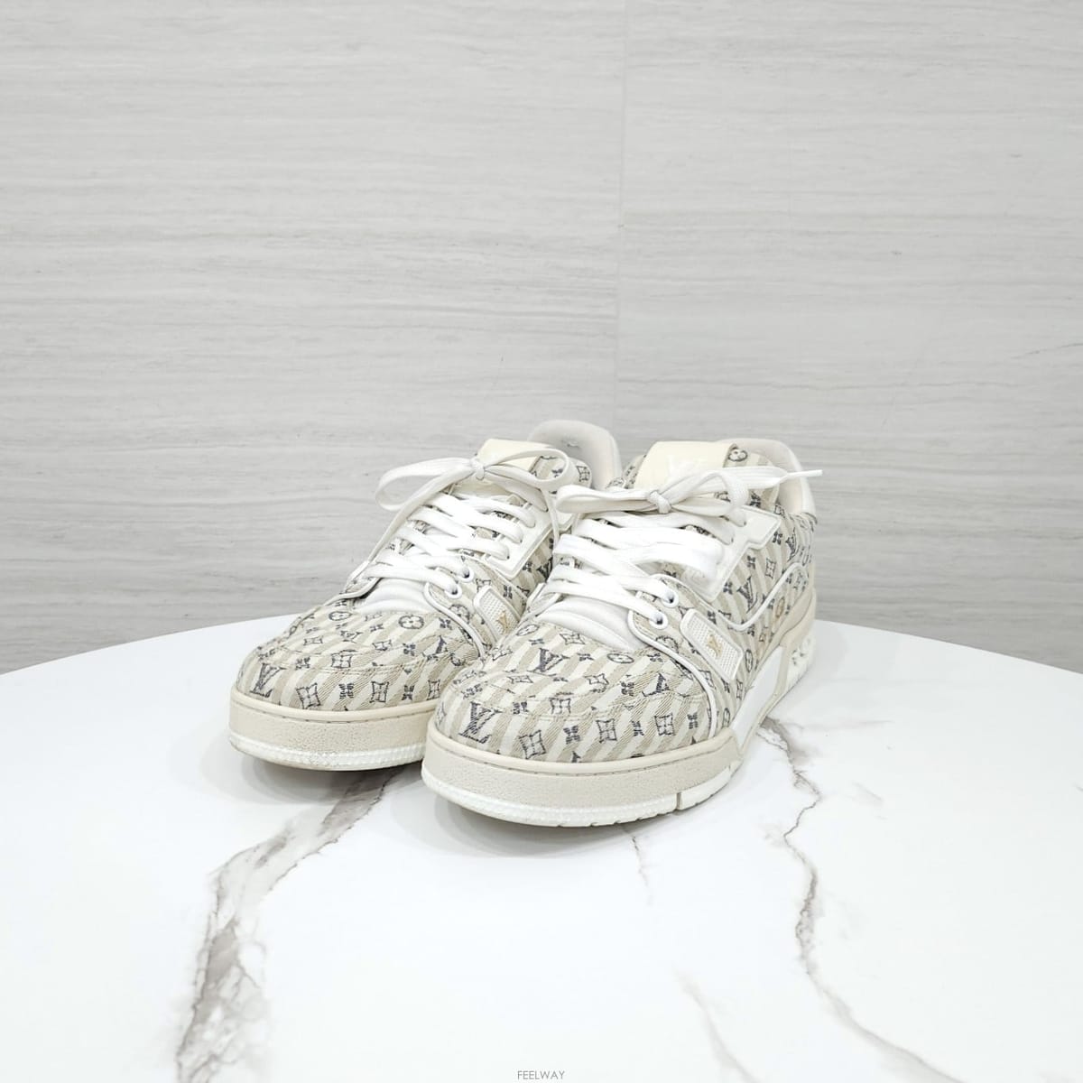 Louis Vuitton [������] 8.5 / ���̺��� LV Ʈ���̳� ����Ŀ�� ������ ���׷� ��ġ��ũ[������] 8.5 / ���̺��� LV Ʈ���̳� ����Ŀ�� ������ ��
