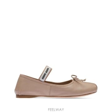 Miu Miu ���Ϲ�� �̿�̿� �ΰ� ��ġ �߷����� ������Ϲ�� �̿�̿� �ΰ� ��ġ �߷����� ����