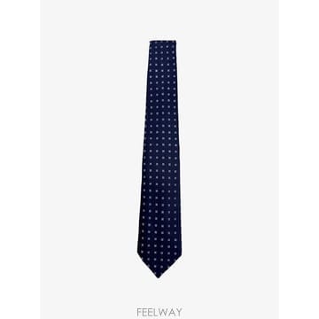 Kiton ���Ϲ�� Ű�� pointed tip silk tie���Ϲ�� Ű�� pointed tip silk tie