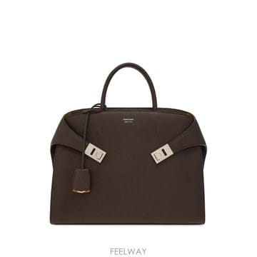 Ferragamo ���Ϲ�� ��󰡸� ��� �긮�� ���̽����Ϲ�� ��󰡸� ��� �긮�� ���̽�