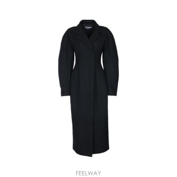 Jacquemus 26FW ��ũ���� ��Ʈ COW00107AW00429 990 Black26FW ��ũ���� ��Ʈ COW00107AW00429 990 Black