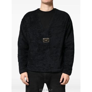 26 FW 돌체앤가바나 V neck logo plaque sweatshirt TSH9060746 TP4604