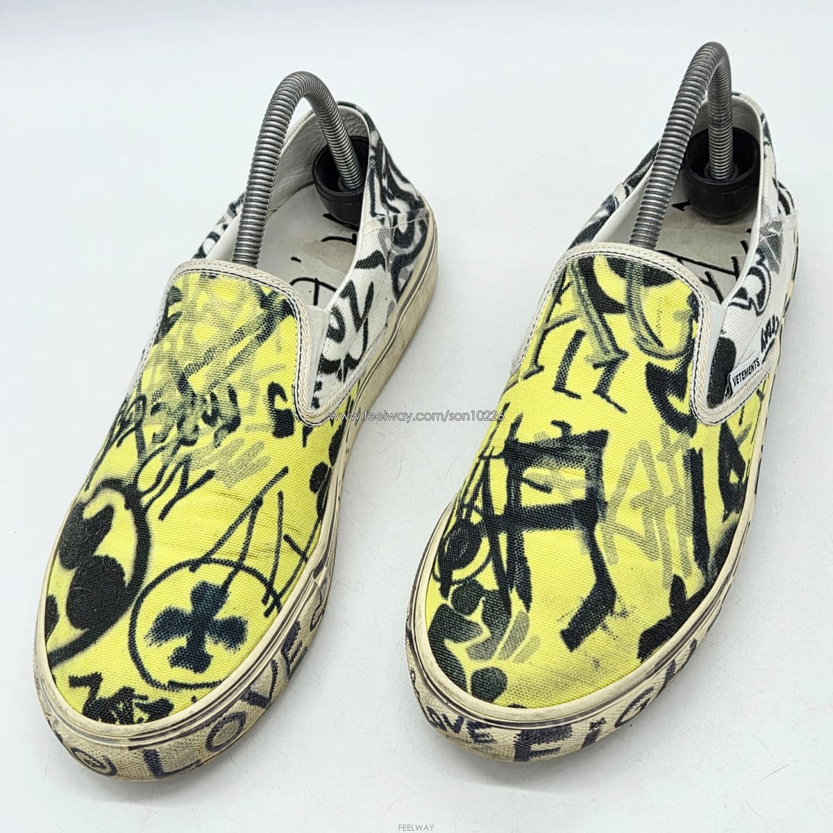 Vetements ��Ʈ�� �׷���Ƽ ������ (41)��Ʈ�� �׷���Ƽ ������ (41)