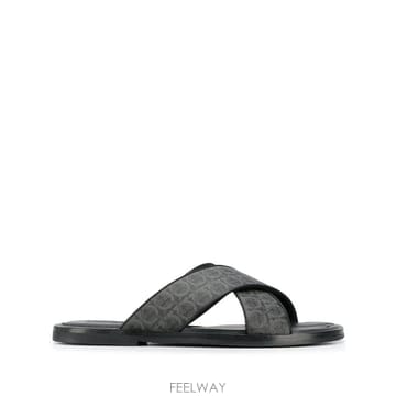 Ferragamo ���Ϲ�� ��󰡸� ��ġ�� Ǯ �����̴� ������Ϲ�� ��󰡸� ��ġ�� Ǯ �����̴� ����