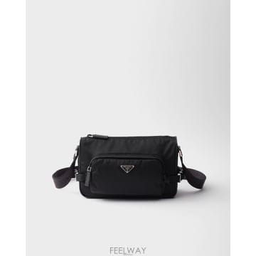 26FW 프라다 남성 미디엄 리나일론 사피아노 가죽 숄더 백 블랙