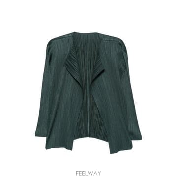Issey Miyake 26FW �ø����ø��� ����콺 PP68JO142 69 GREEN26FW �ø����ø��� ����콺 PP68JO142 69 GREEN