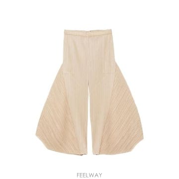 Issey Miyake 26FW �ø����ø��� ũ�� ���� PP68JF145 43 NEUTRALS26FW �ø����ø��� ũ�� ���� PP68JF145 43 NEUTRALS