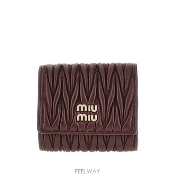 26 F/W 미우미우 MATELASSE 나파 레더 TWIFOLD 지갑 B0132358667
