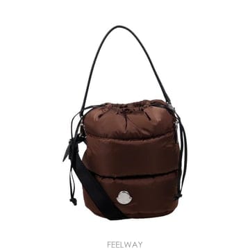 26FW 몽클레어 카라독 워터 리펠런트 버킷백 5I00002 M6275 262 BROWN
