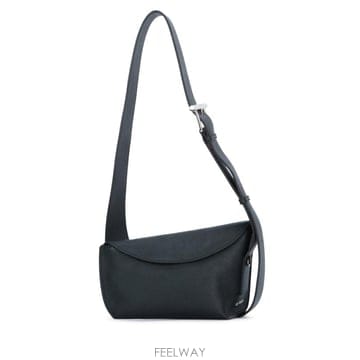Alexander Mcqueen 26SS �˷���� ���� ���� ���� T�� ���� ũ�ν��� 8346551VDBF 1000 BLACK26SS �˷���� ���� ���� ���� T�� ���� ũ�ν��� 8346551