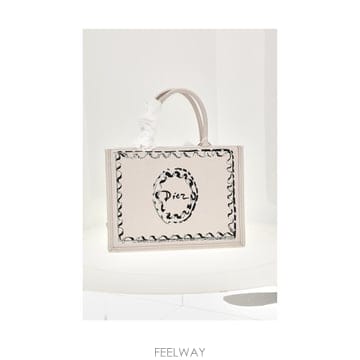 DIOR �ؿ� ���¸���� AW26 ��� ���� �̵�� ����Ʈ M1354OETU_M918�ؿ� ���¸���� AW26 ��� ���� �̵�� ����Ʈ M1354OETU