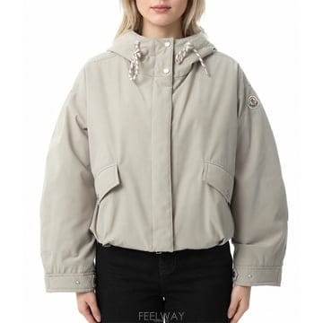 Moncler ��Ŭ���� Eucalyptus ���� �ٿ� �е� 1A00018 5994N 204��Ŭ���� Eucalyptus ���� �ٿ� �е� 1A00018 5994N 204