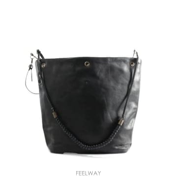 26 FW Ziggy Chen 아일렛 장식 레더 토트 백 0M2634002 TP460701496
