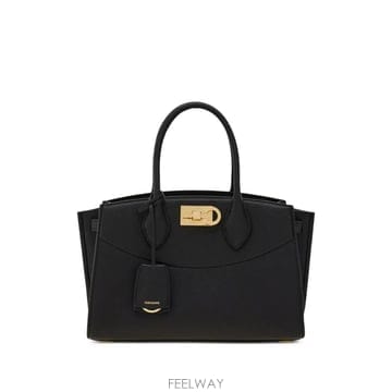 Ferragamo ���Ϲ�� ��󰡸� �� ��󰡸� ��Ʃ��� ����Ʈ �� M���Ϲ�� ��󰡸� �� ��󰡸� ��Ʃ��� ����Ʈ �� M