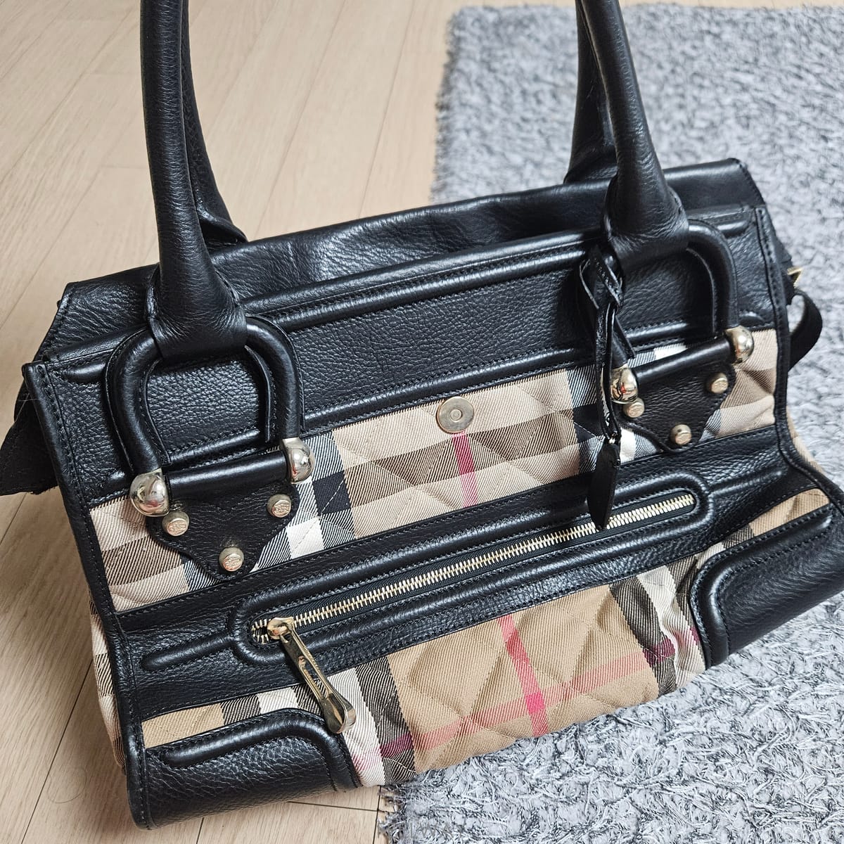 ��ǰ����, ��ǰ��ǰ | ������|Burberry, ������ ���� Ȯ���� ��Ź�帳�ϴ� 