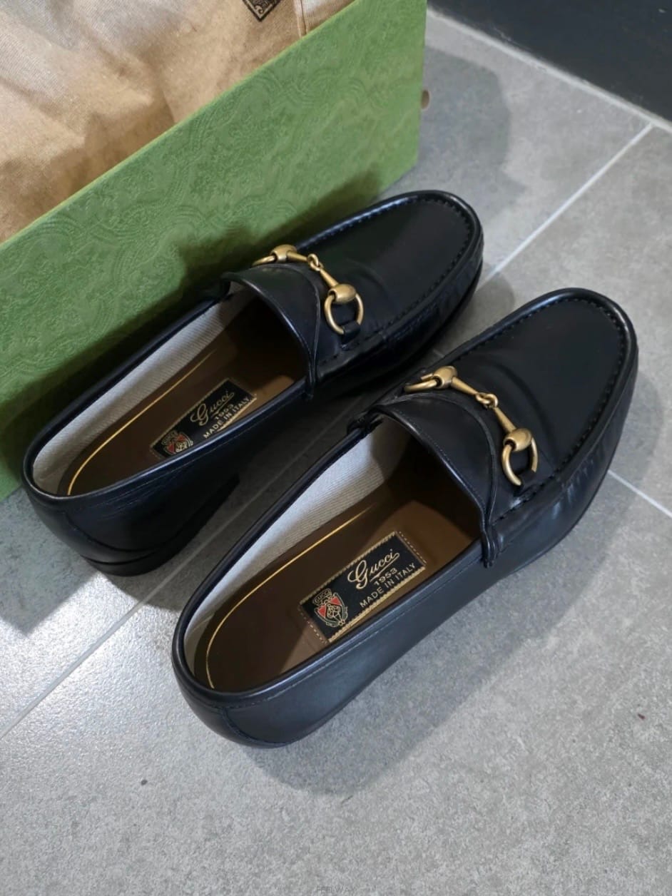 ��ǰ����, ��ǰ��ǰ | ����|GUCCI, ���� Ȧ���� ���� 1953 ����ǰ ���ǵ帳�ϴ�. 