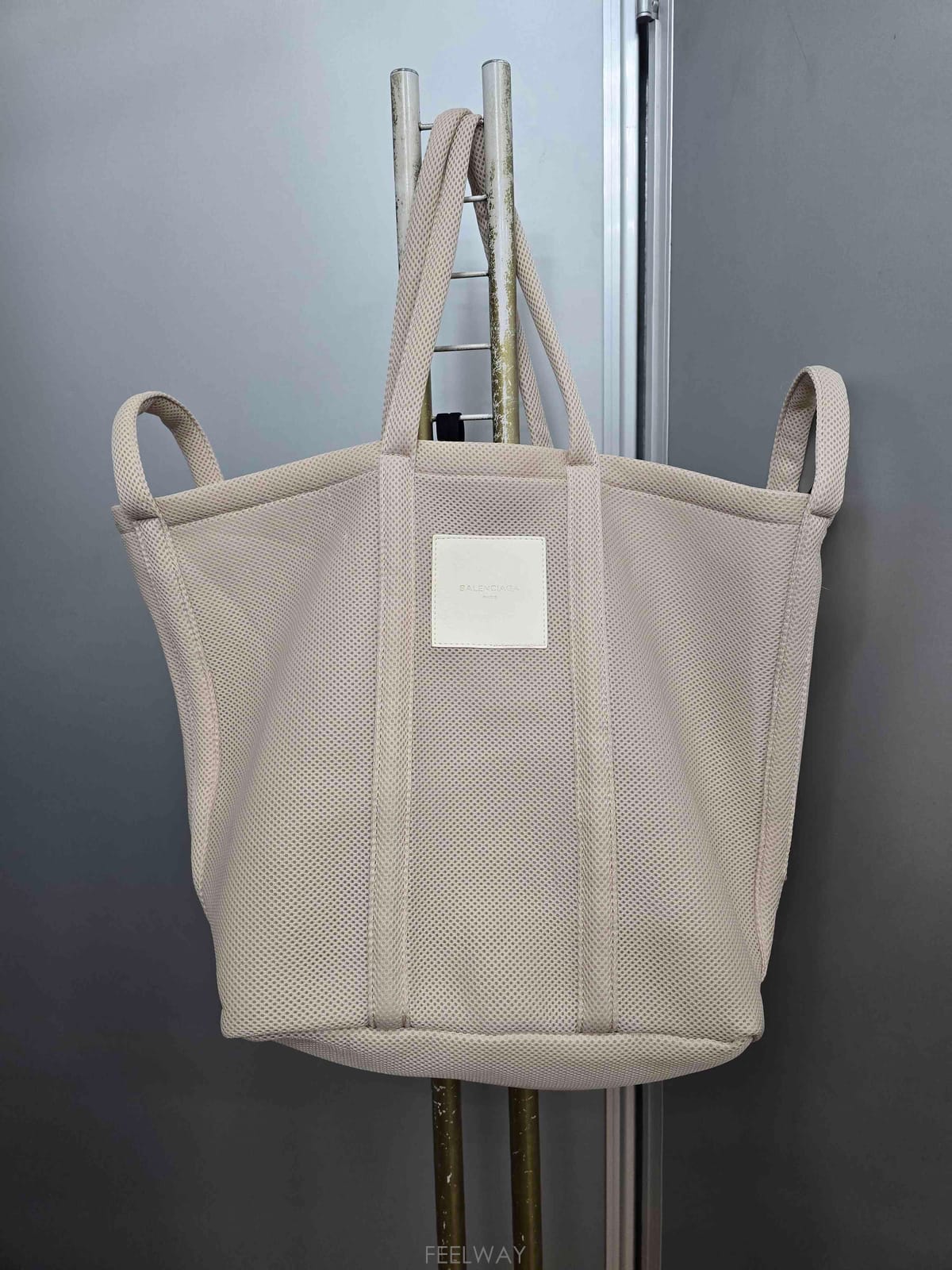 ��ǰ����, ��ǰ��ǰ | �߷��þư�|Balenciaga, ����ǰ ���� �帳�ϴ� 