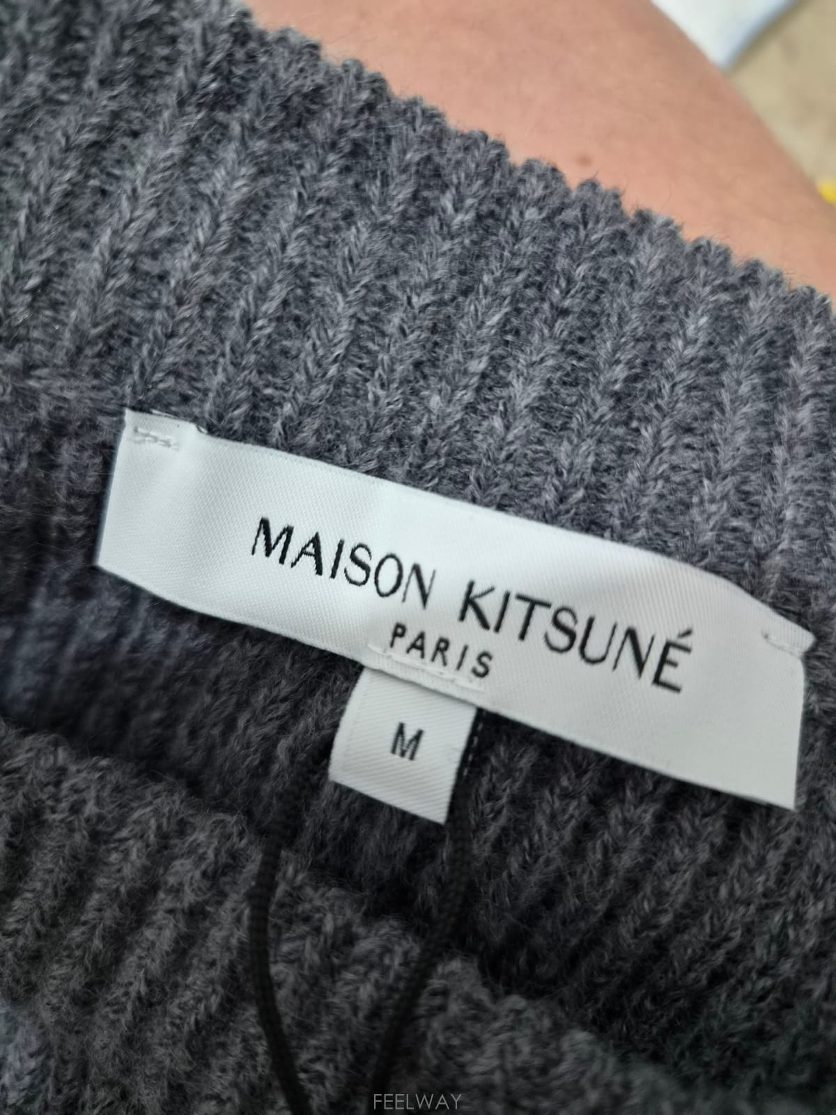 ��ǰ����, ��ǰ��ǰ | ����Ű����|Maison Kitsune, ����Ű���� ����ǰ ���� ��Ź�帳�ϴ�.