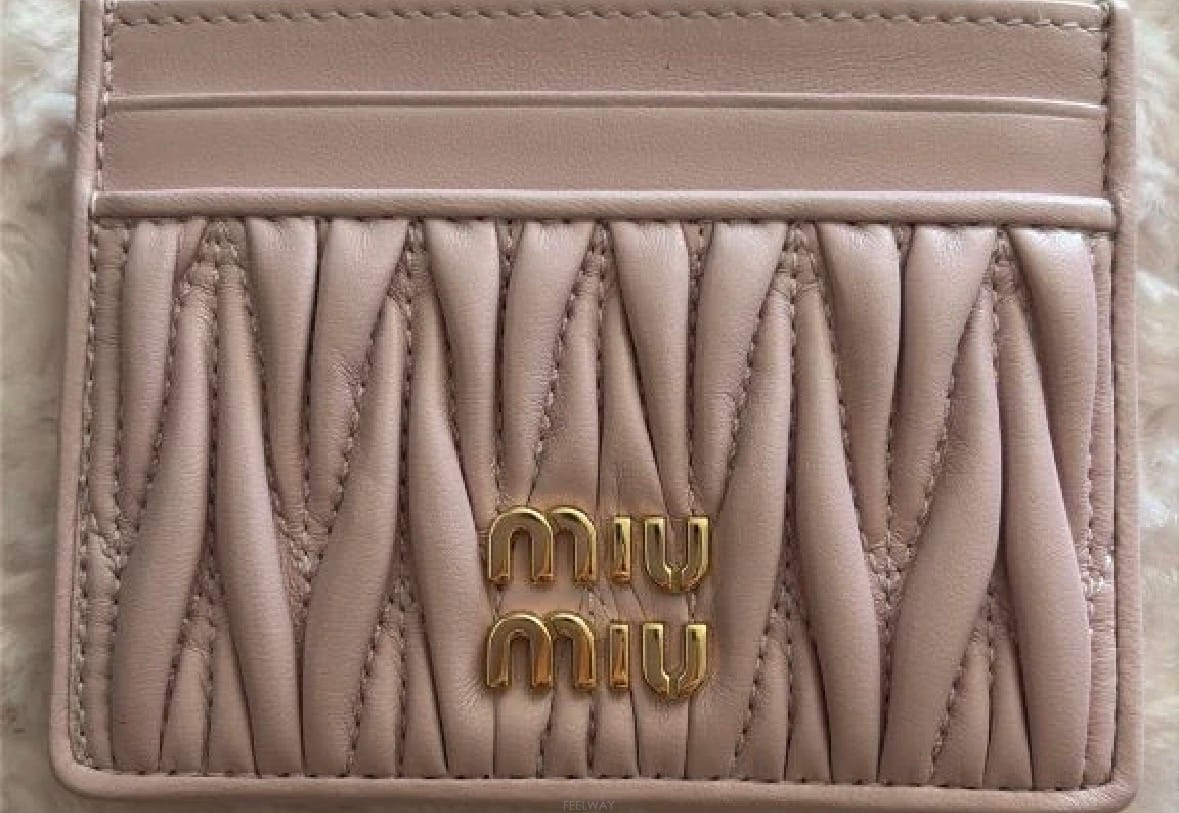 ��ǰ����, ��ǰ��ǰ | �̿�̿�|Miu Miu, �̿�̿� ī������ ��ǰ�ΰ���?